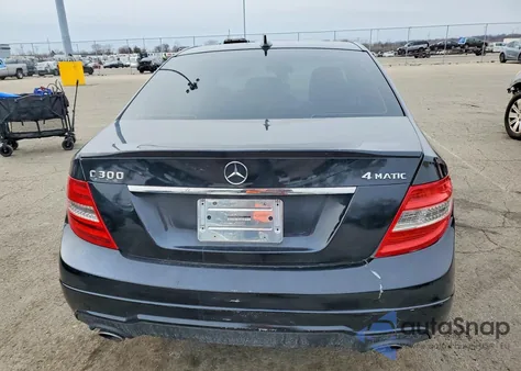 2013 Mercedes-Benz C 300 4Matic из США, поврежденный, VIN WDDGF8AB5DA803419